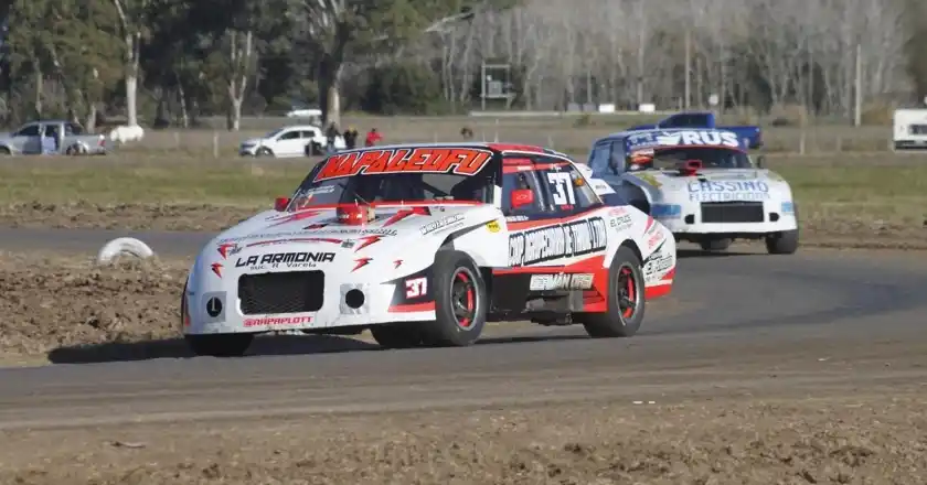 Ponen a punto la “Chevy” del Napaleofú Competición