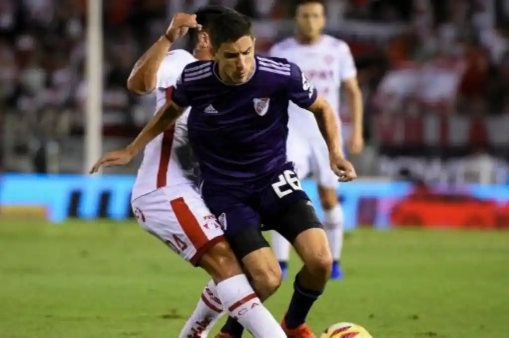 Unión enfrenta a River en el 15 de Abril