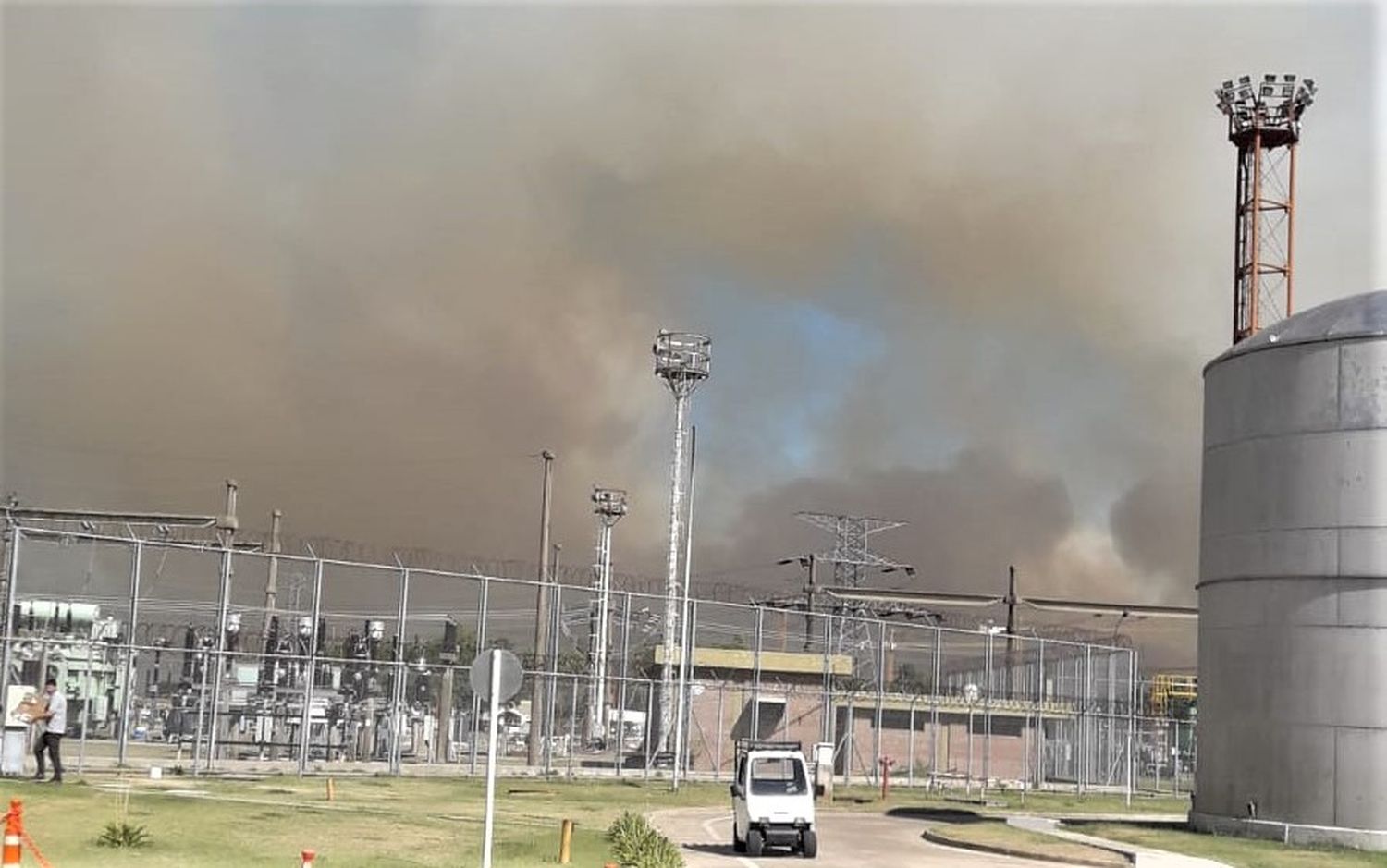 Ecocidio: destinan uno de los aviones hidrantes a combatir incendio frente a Atucha