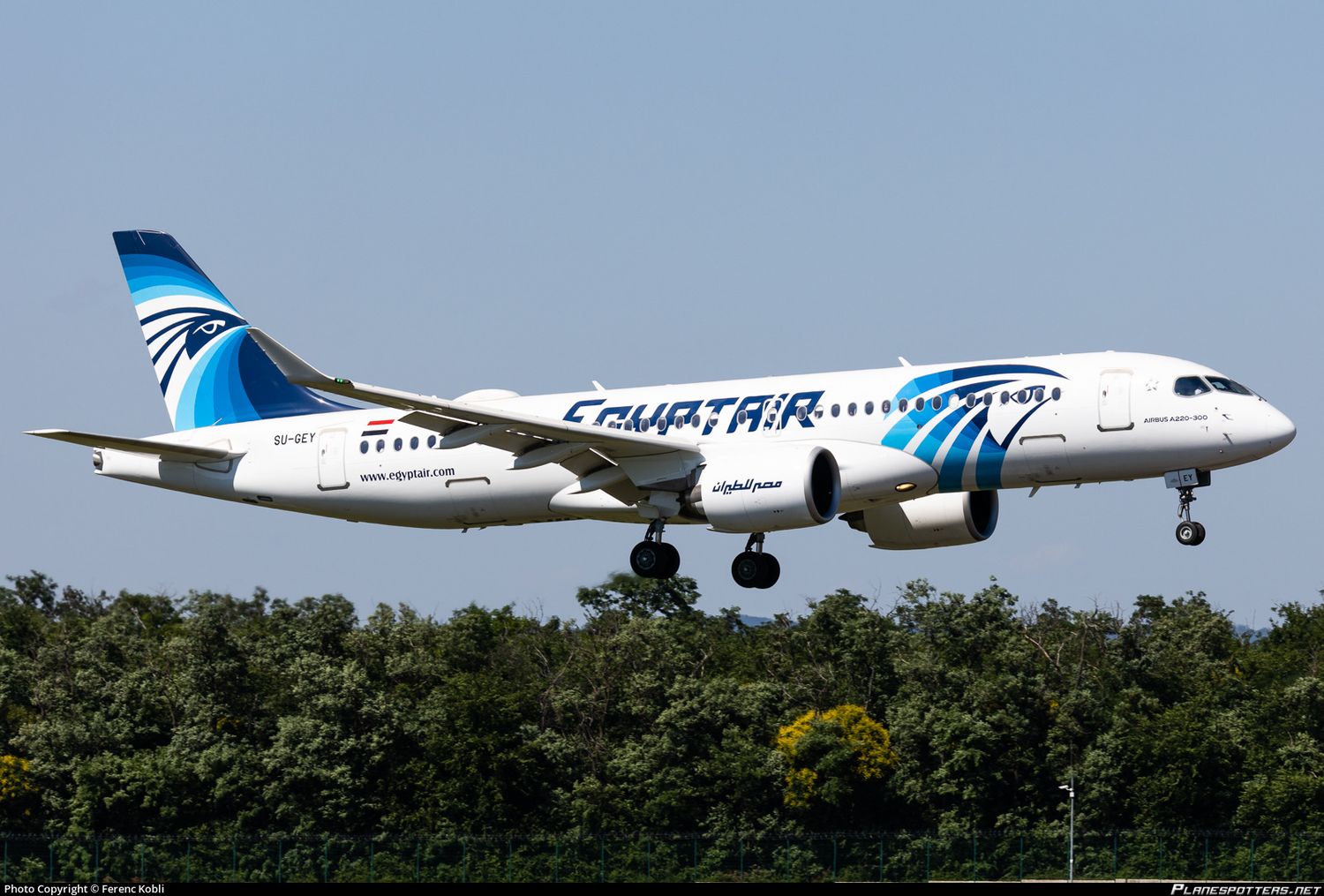 Azorra Aviation adquiere doce Airbus A220-300 de Egyptair