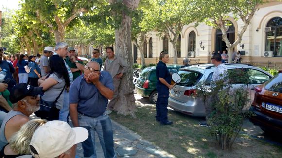 Asamblea de municipales: dos de los tres sindicatos aceptaron la propuesta