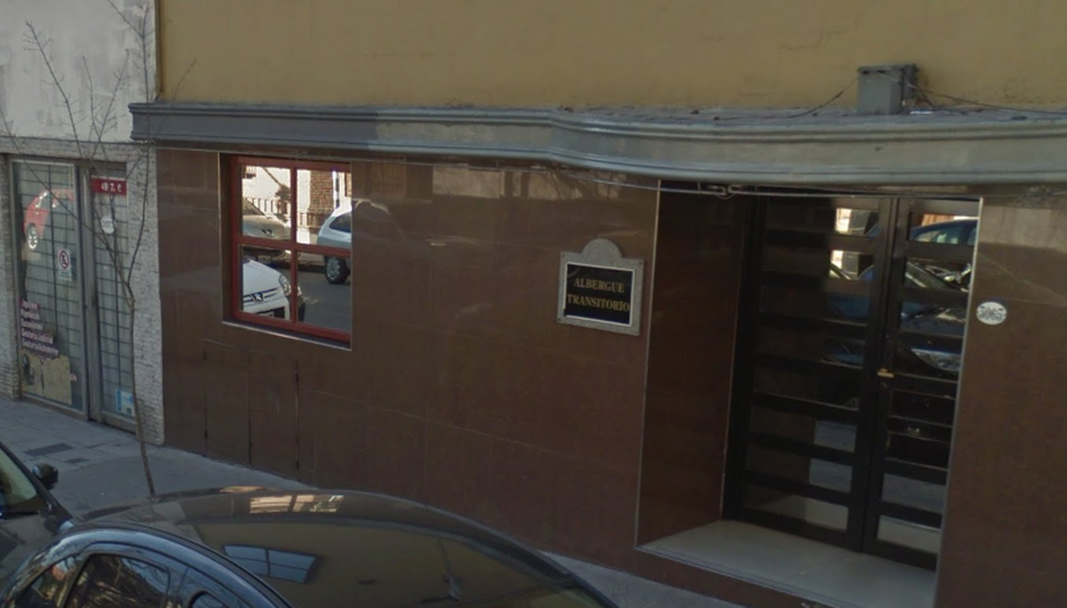 Un hombre fue encontrado muerto en un albergue transitorio