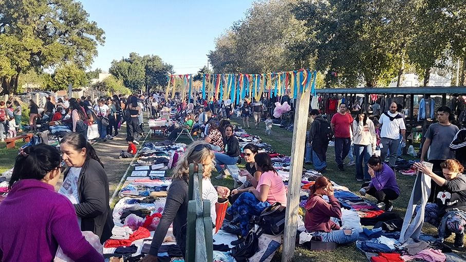 La feria crece y mantiene una importante convocatoria cada sábado