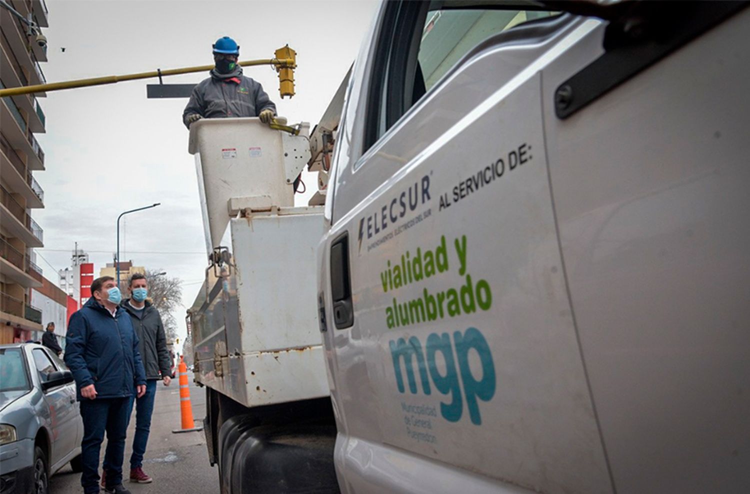 El Municipio mejora la iluminación sobre Avenida Luro