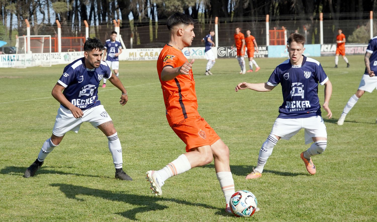 Villa Díaz Vélez derrotó a Rivadavia
