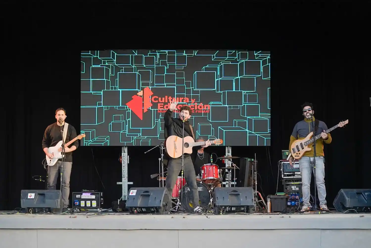 El encuentro contó con distintas bandas locales.