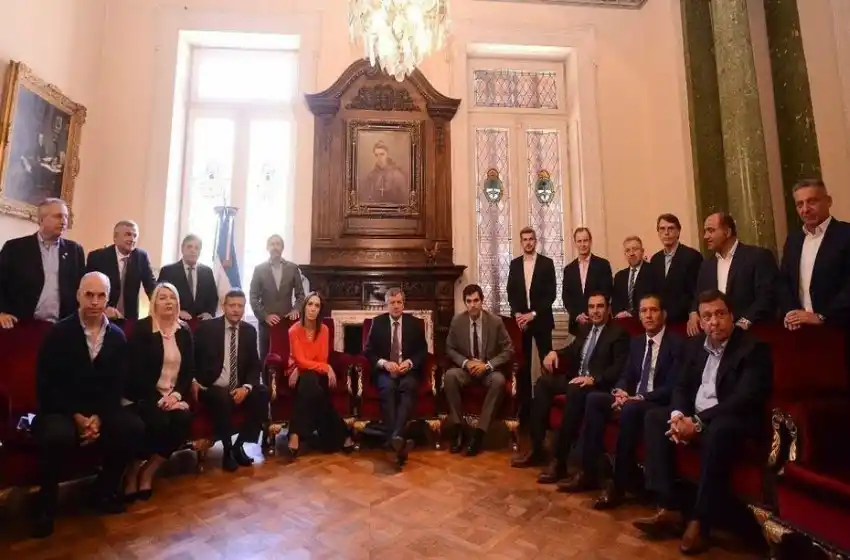 Gobernadores se reunieron para apoyar al oficialismo