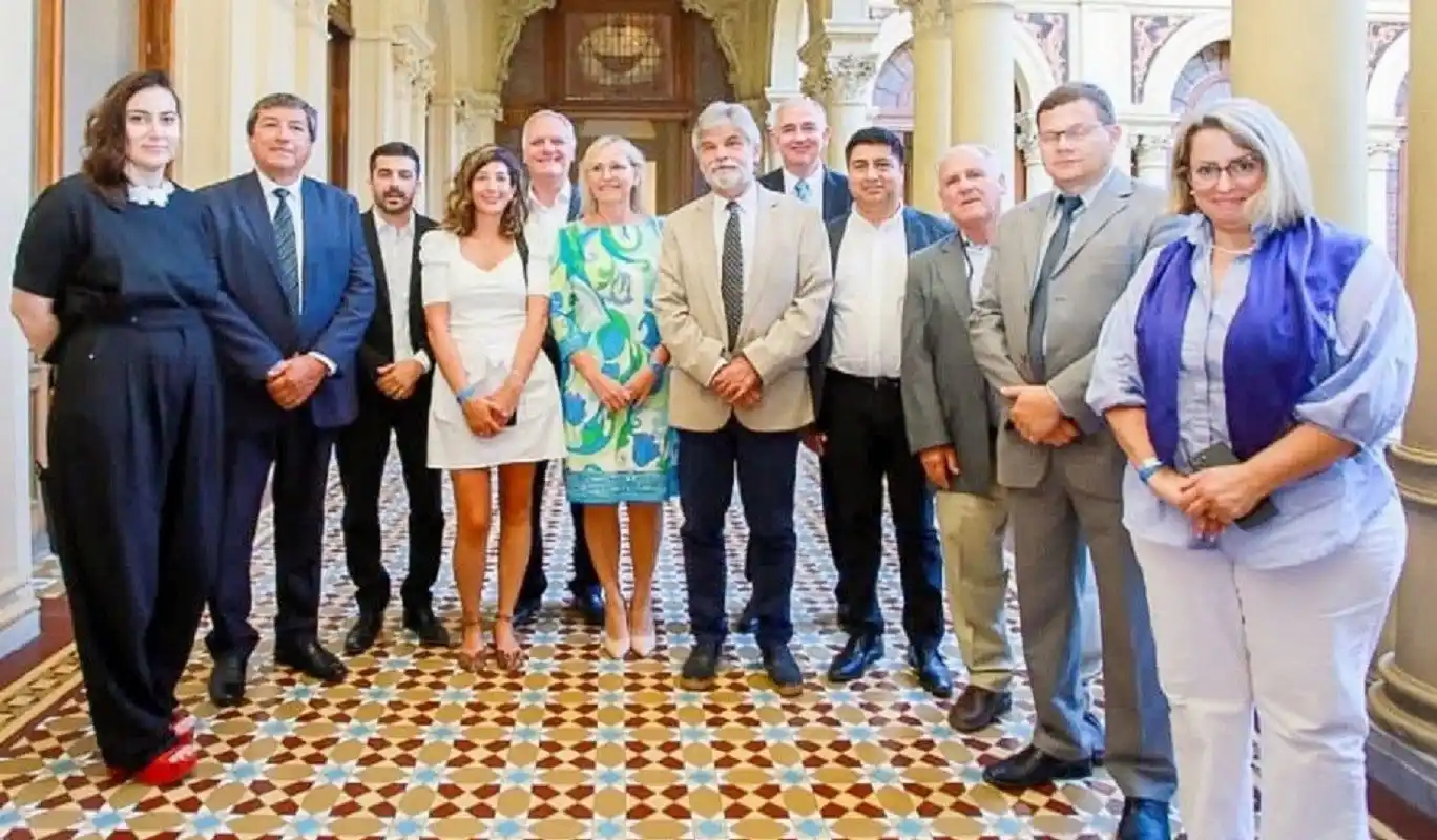 362 millones de pesos para equipamiento científico