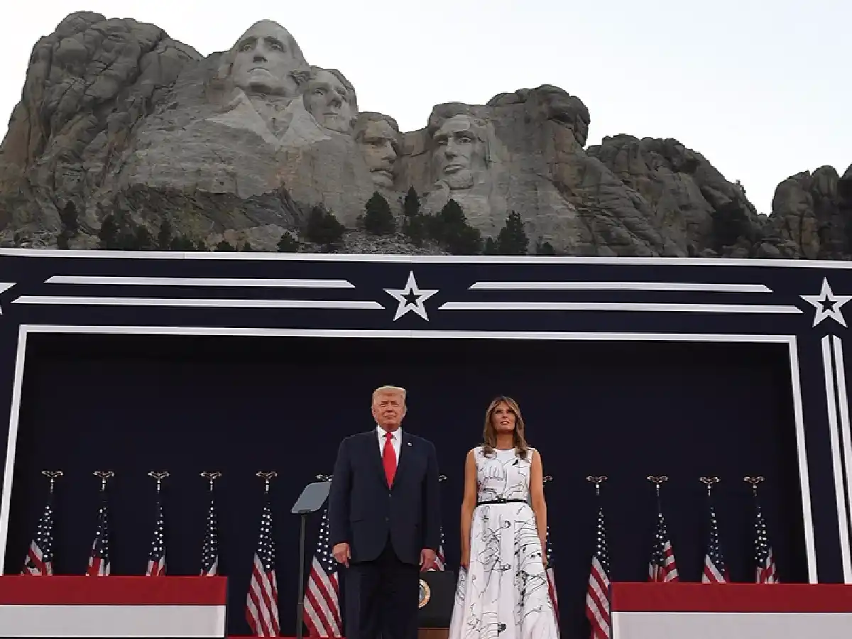 Trump ahonda la división racial en el acto por la Independencia