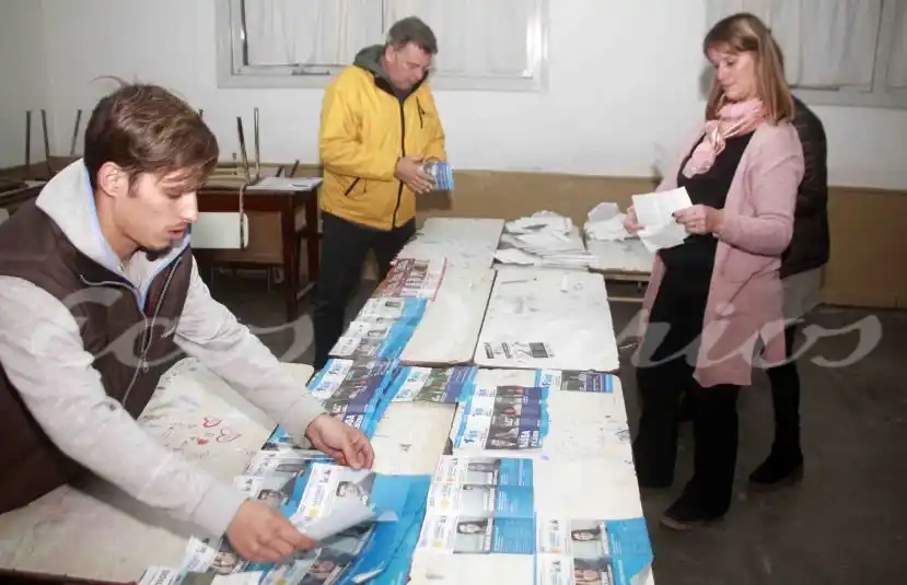 Un cierre del comicio puntual que le dio paso enseguida al escrutinio