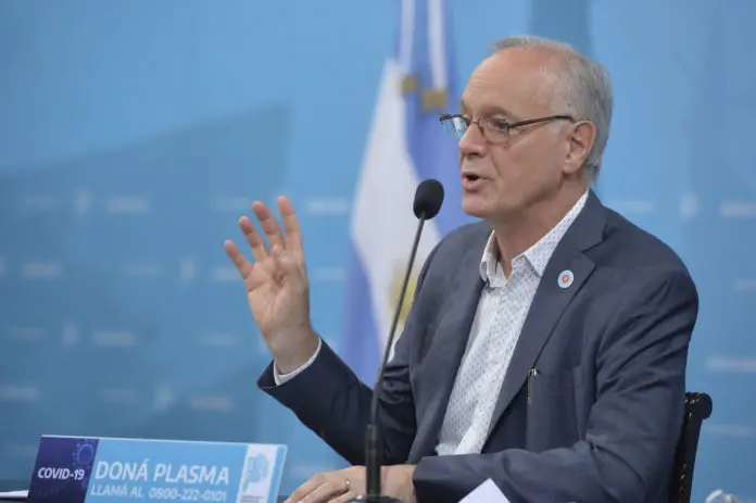 Gollan dijo que “se aceleró un poquito la caída” de contagios
