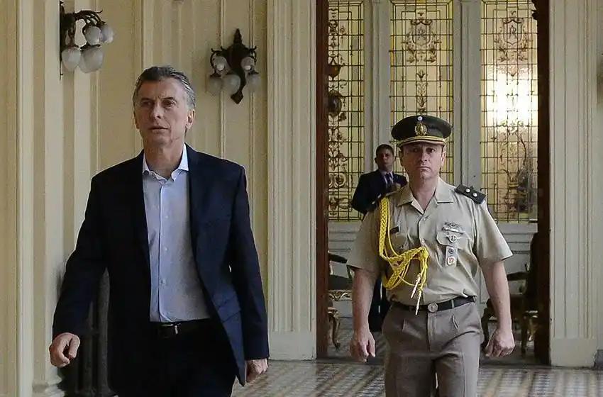 Primeras órdenes para las FF.AA.: custodia de radares y fronteras