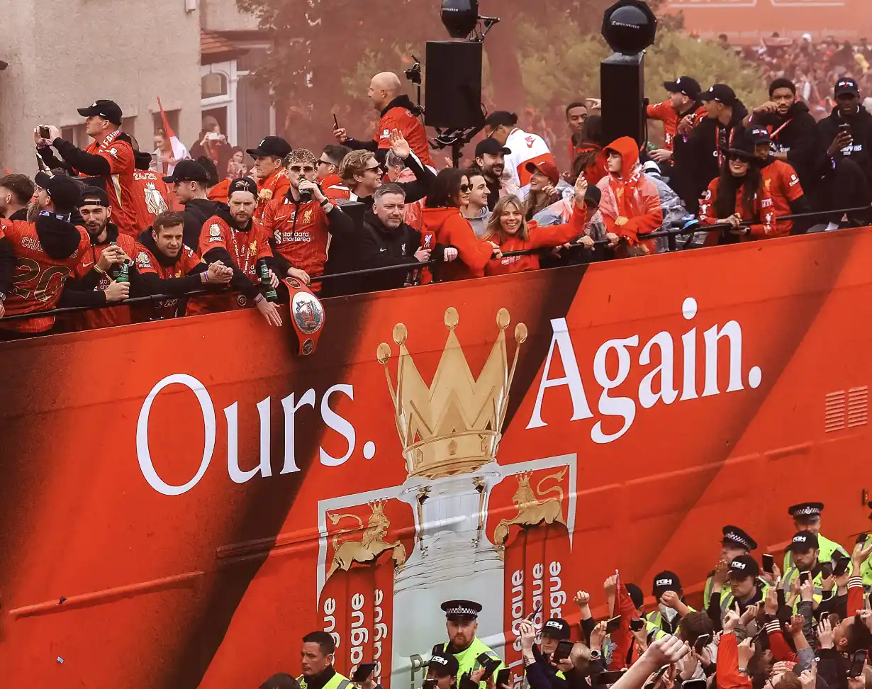 Acusan a hombre por atropello masivo en Liverpool durante celebración del título de Premier League