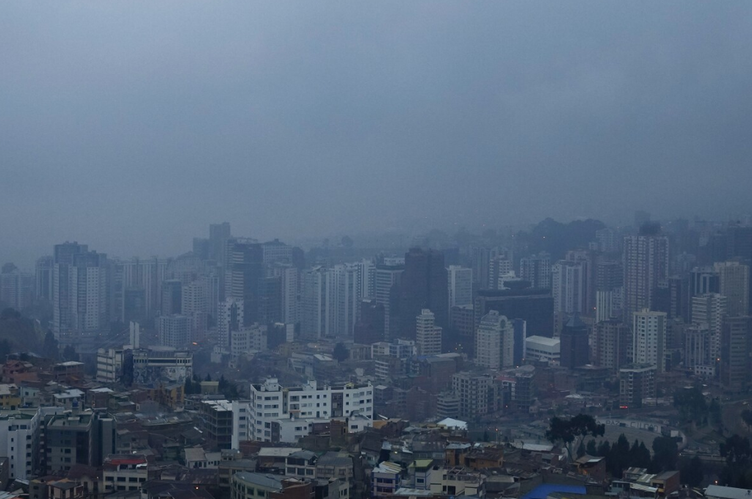 Los habitantes de La Paz debieron tomar precauciones para proteger su salud.