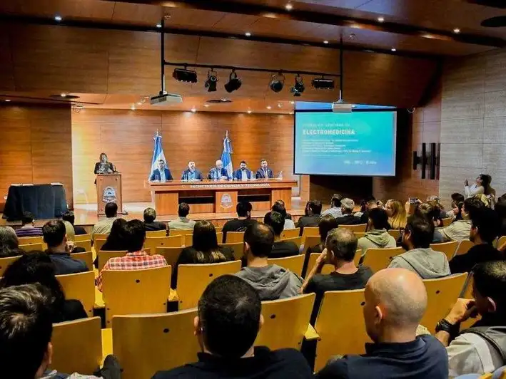 Lanzaron la primera cohorte de la 
Formación Continua en Electromedicina