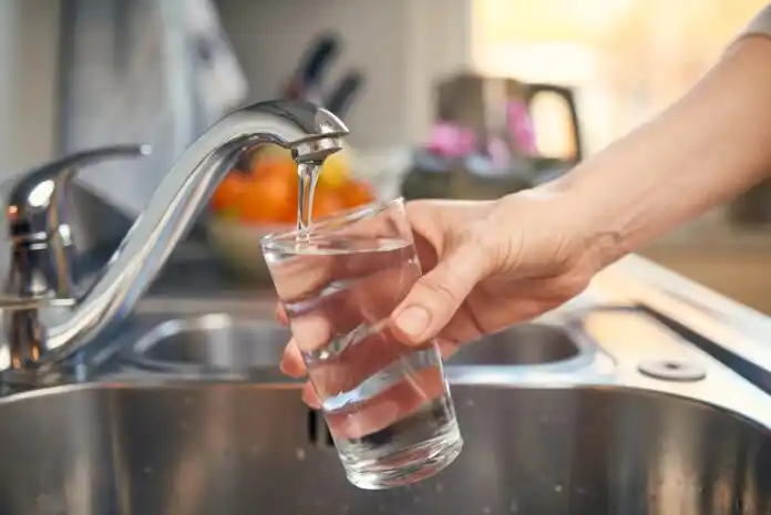 ABSA pidió un aumento de la tarifa de agua potable del 100%, en dos tramos