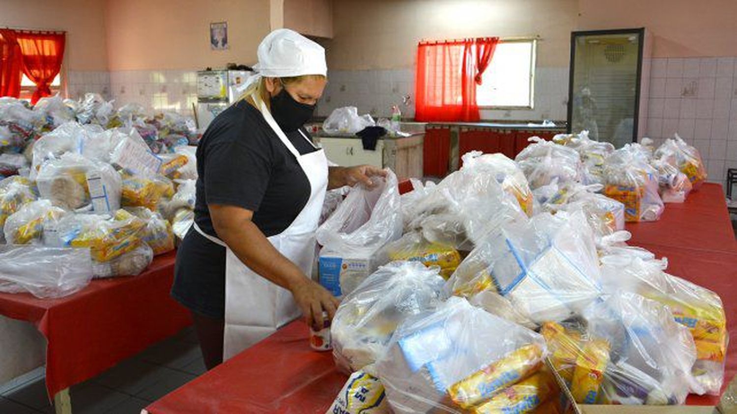 Entregan módulos alimentarios y de copa de leche en 1.063 escuelas