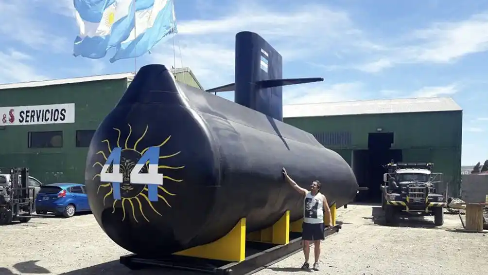 La réplica del ARA San Juan, lista para ser emplazada como monumento