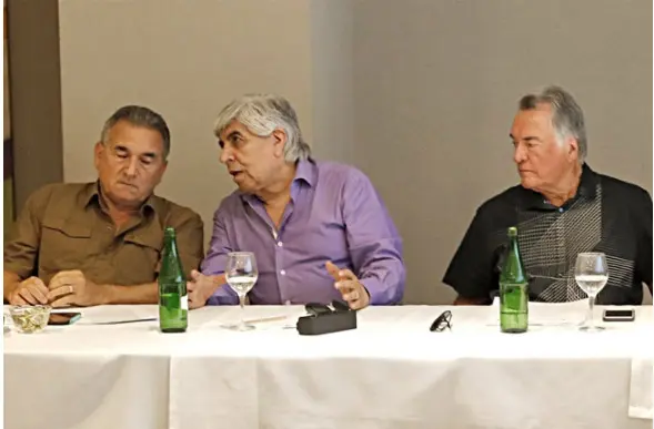Más líderes sindicales se bajan de la marcha de Moyano