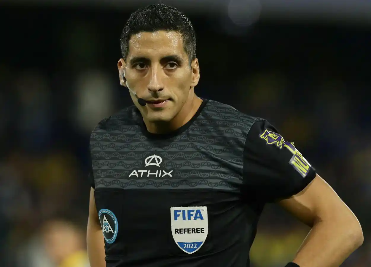 Falcón Pérez volverá a arbitrar el superclásico.