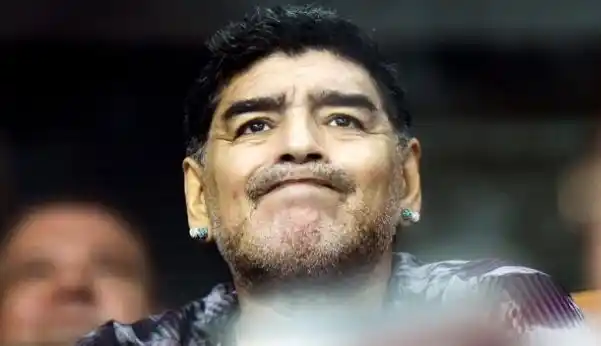 Maradona explotó al aire contra un periodista: "¡Sos muy bolu...!"