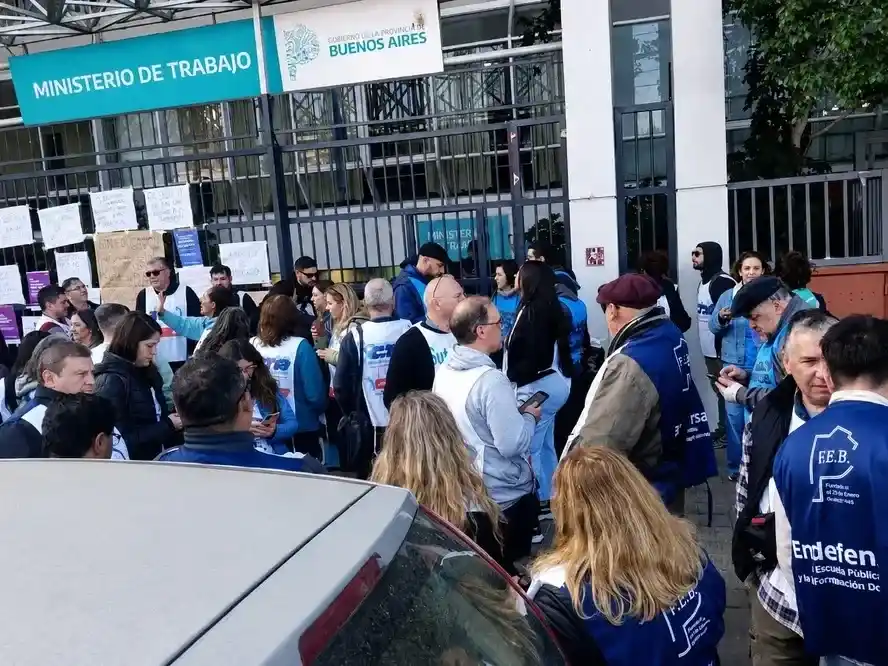 Los gremios exigieron que se presente una mejora salarial antes de que cierre el sistema de liquidación de haberes.