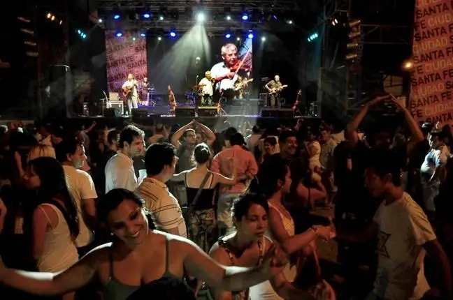 Más de 10 mil personas colmaron la Plaza del Folklore