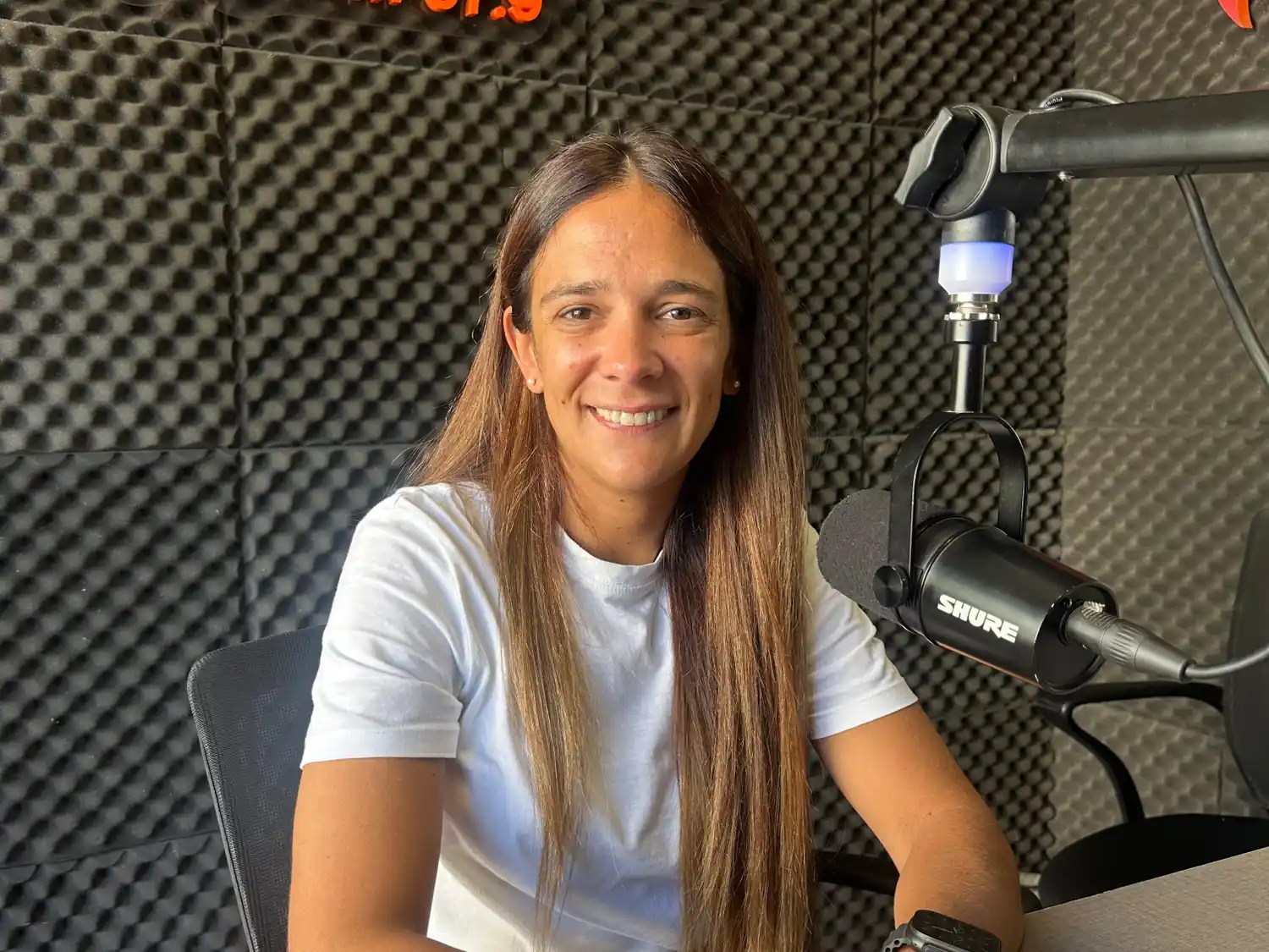 Eugenia Vallota: "Yo no puedo borrar con el codo lo que escribo con la mano"