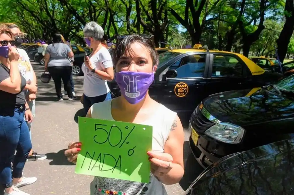 Rosario: se manifestaron contra la baja de la aplicación SheTaxi