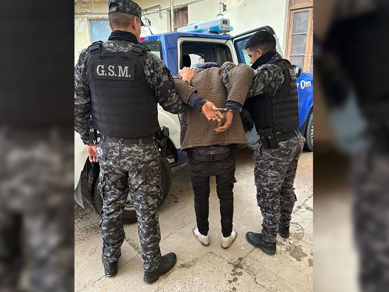 Detienen a hombre por robo y recuperan celulares