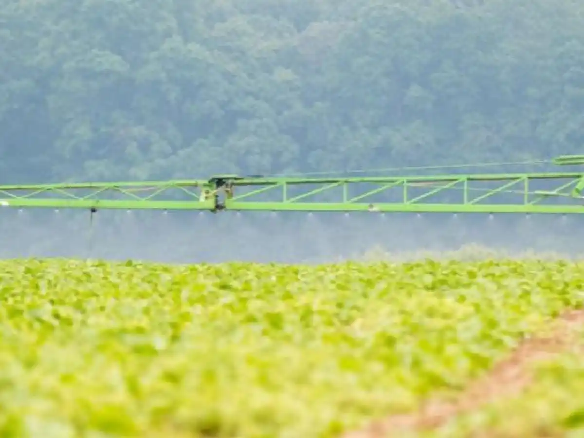 Junto a intendentes, la Provincia intensificará el control sobre los agroquímicos