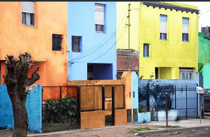 Campaña solidaria para  pintar las casas de un barrio