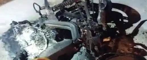 Claromecó: la policía encuentra moto carbonizada
