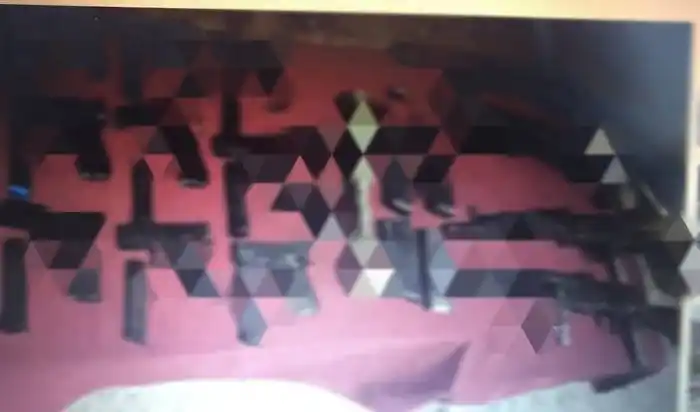 ¡Explosivos y fusiles! Con armas de guerra Malony enfrentó a la policía en San Juan de Las Galdonas