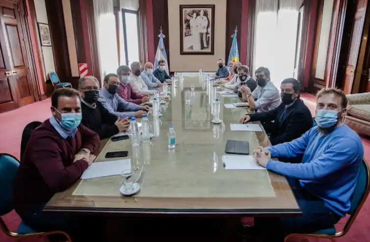 Tras las PASO y los cambios de Gabinete, Kicillof volvió a reunirse con intendentes oficialistas del conurbano