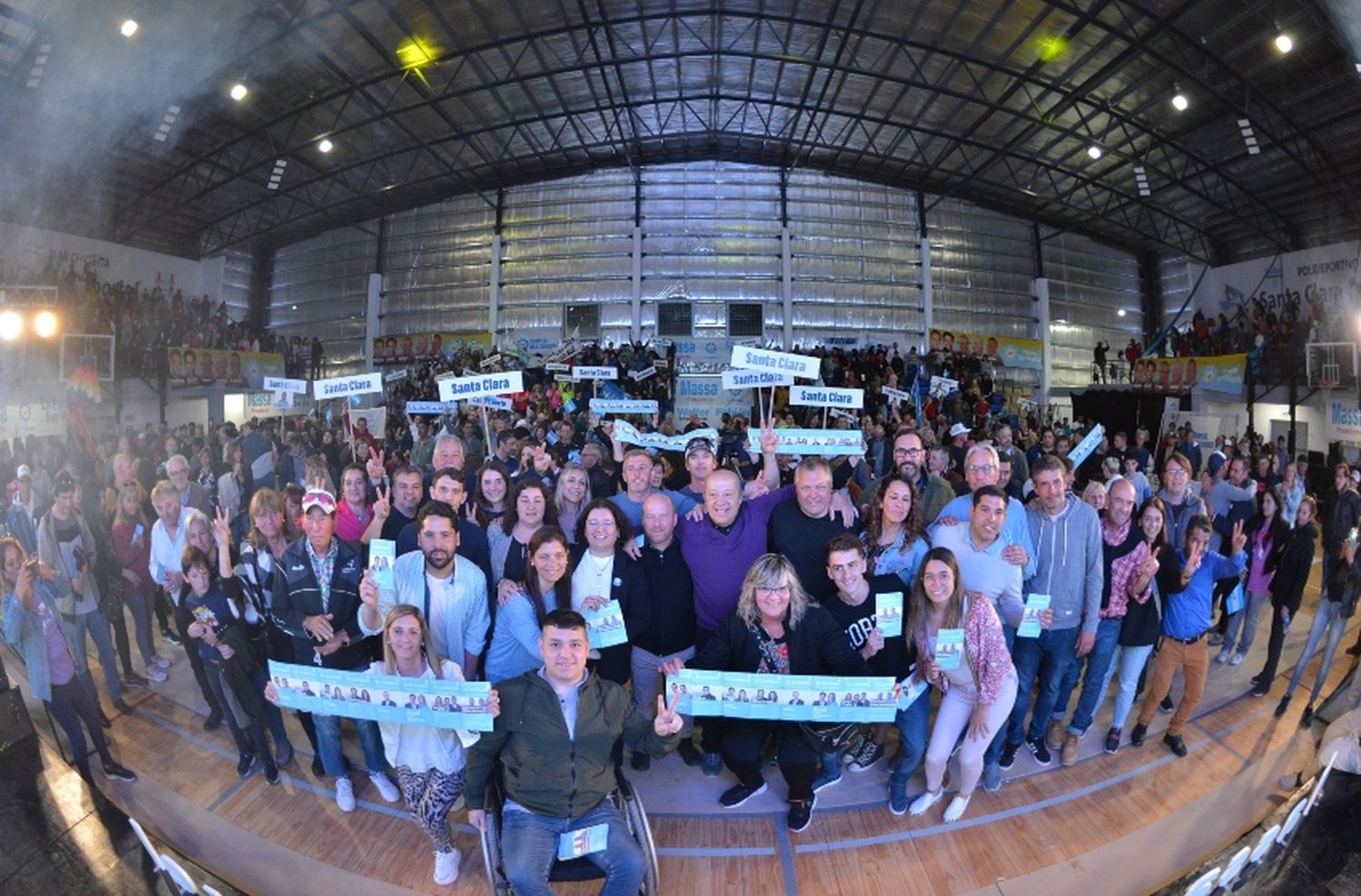 Multitudinario cierre de campaña de Jorge Paredi y Walter Wini en Santa Clara del Mar