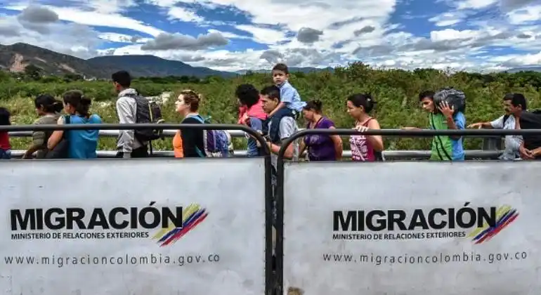 Estiman 2 millones de dosis: Gobierno colombiano vacunará a venezolanos que se regularicen