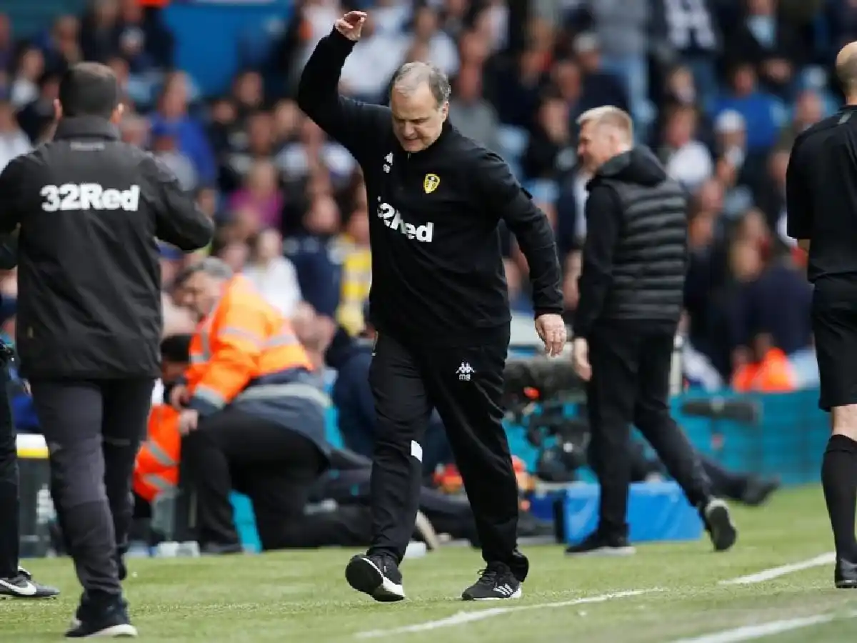 Bielsa recibió más adhesiones que "rechazos" a su nueva locura 