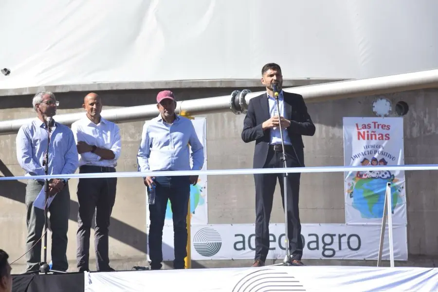Pullaro recorrió hoy por la mañana Adeco Agro, empresa productora de alimentos y energías renovables
