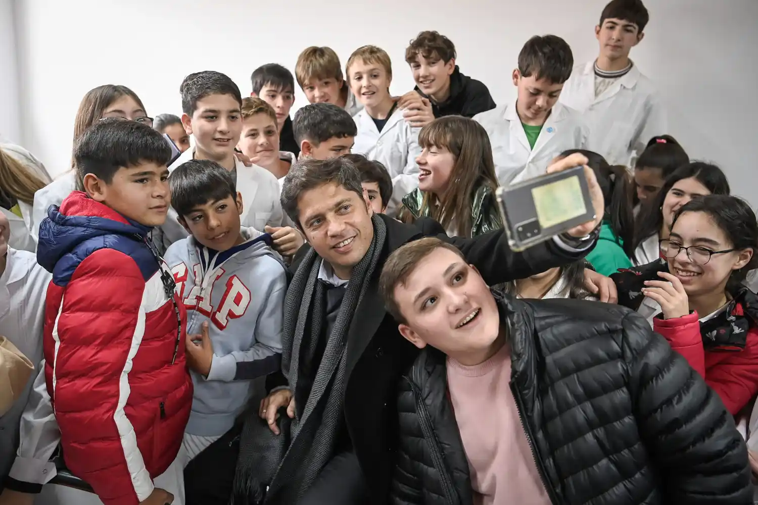 Kicillof: “Frente a quienes dicen que hay que dinamitarlo todo, nosotros vamos a seguir construyendo escuelas y hospitales”