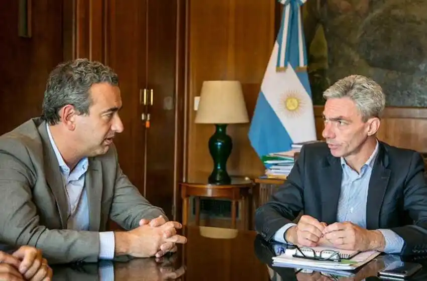 Tras el anuncio de Nación, Javkin dijo que «está el compromiso de no aumentar la tarifa de transporte»