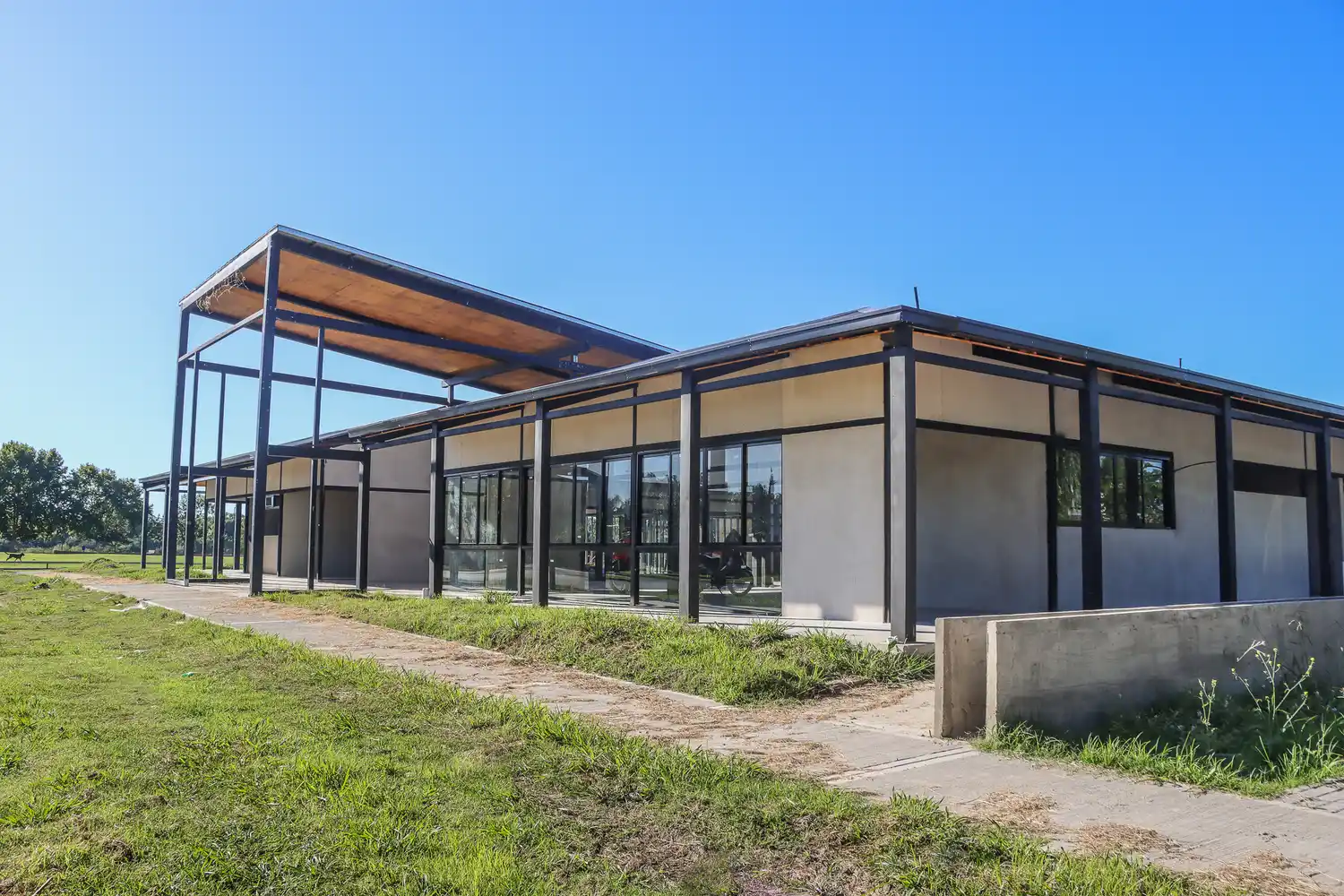 Continúan adjudicando locales del Mercado Munilla