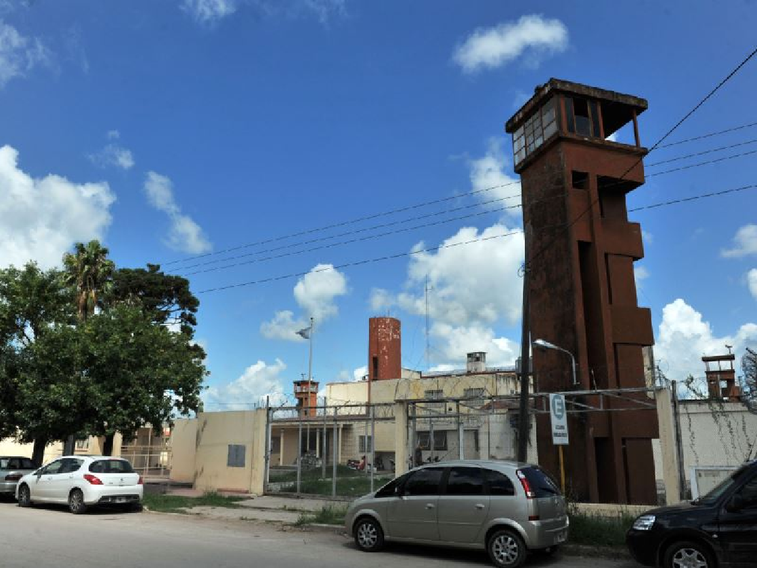 Investigan el ingreso de casi un centenar de celulares a la cárcel de nuestra ciudad