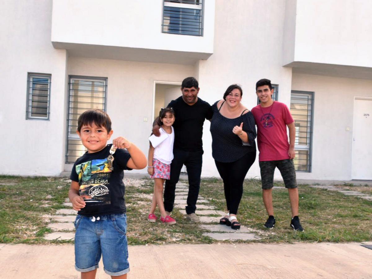 Unos 9.500 santafesinos podrán  tramitar créditos para la compra  de viviendas con el nuevo Procrear  