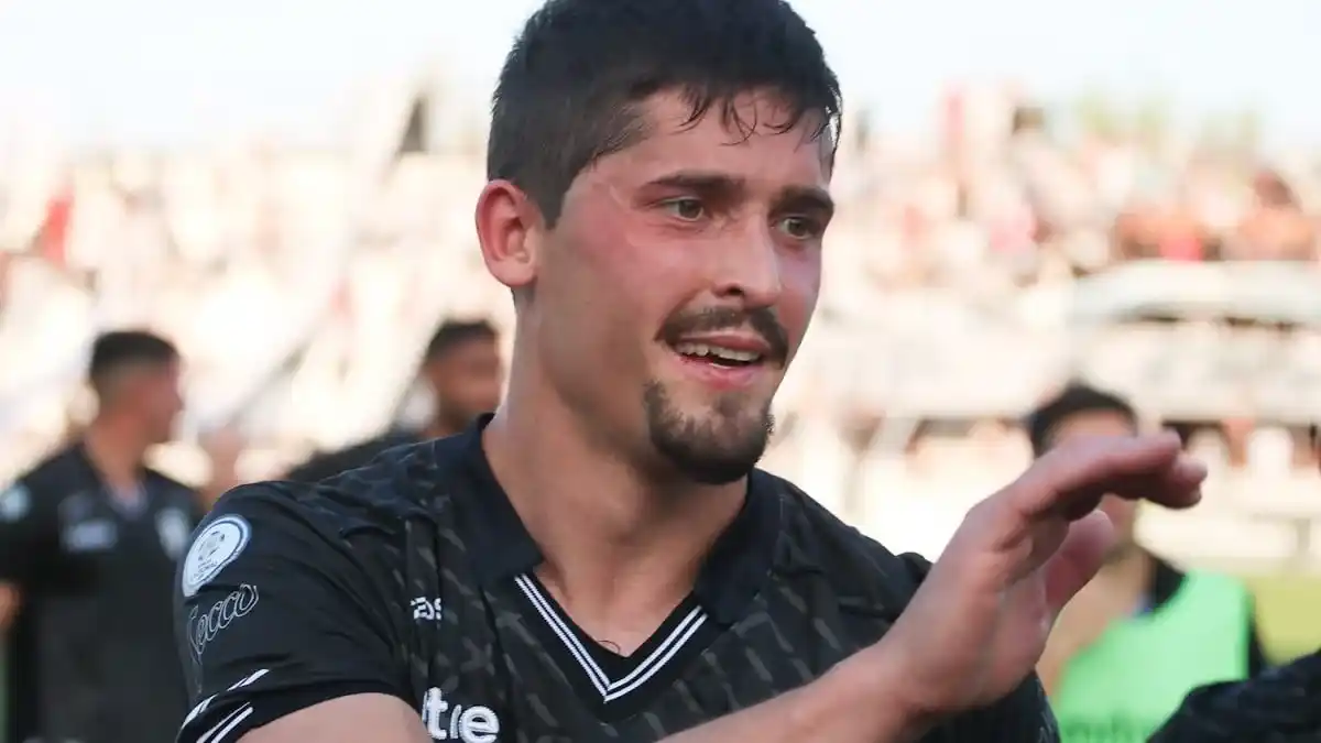 Mondino estaba jugando en Universidad Técnica de Cajamarca en la Primera División de Perú