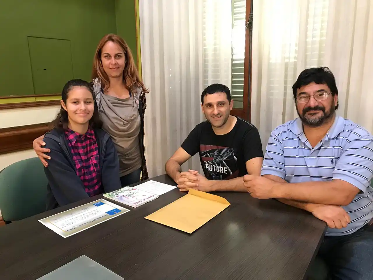 Joven Gualeguaychuense recibió el premio del "Concurso Literario Biblioteca Popular del Paraná"