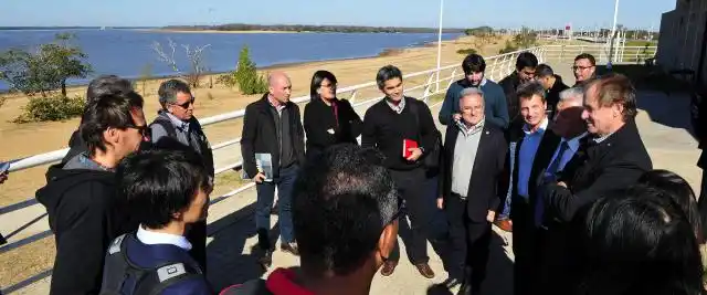 Bordet acordó con equipos del BID obras de saneamiento para el río Uruguay