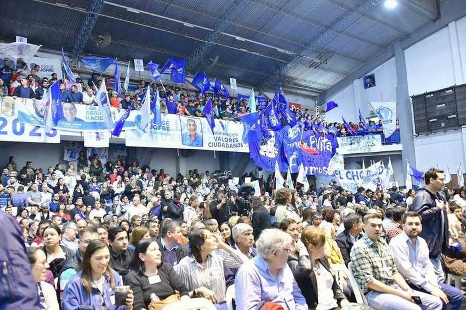 Congresales se manifestaron en defensa 
del voto popular y soberanía del pueblo