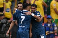 Racing lució su contundencia en Colombia