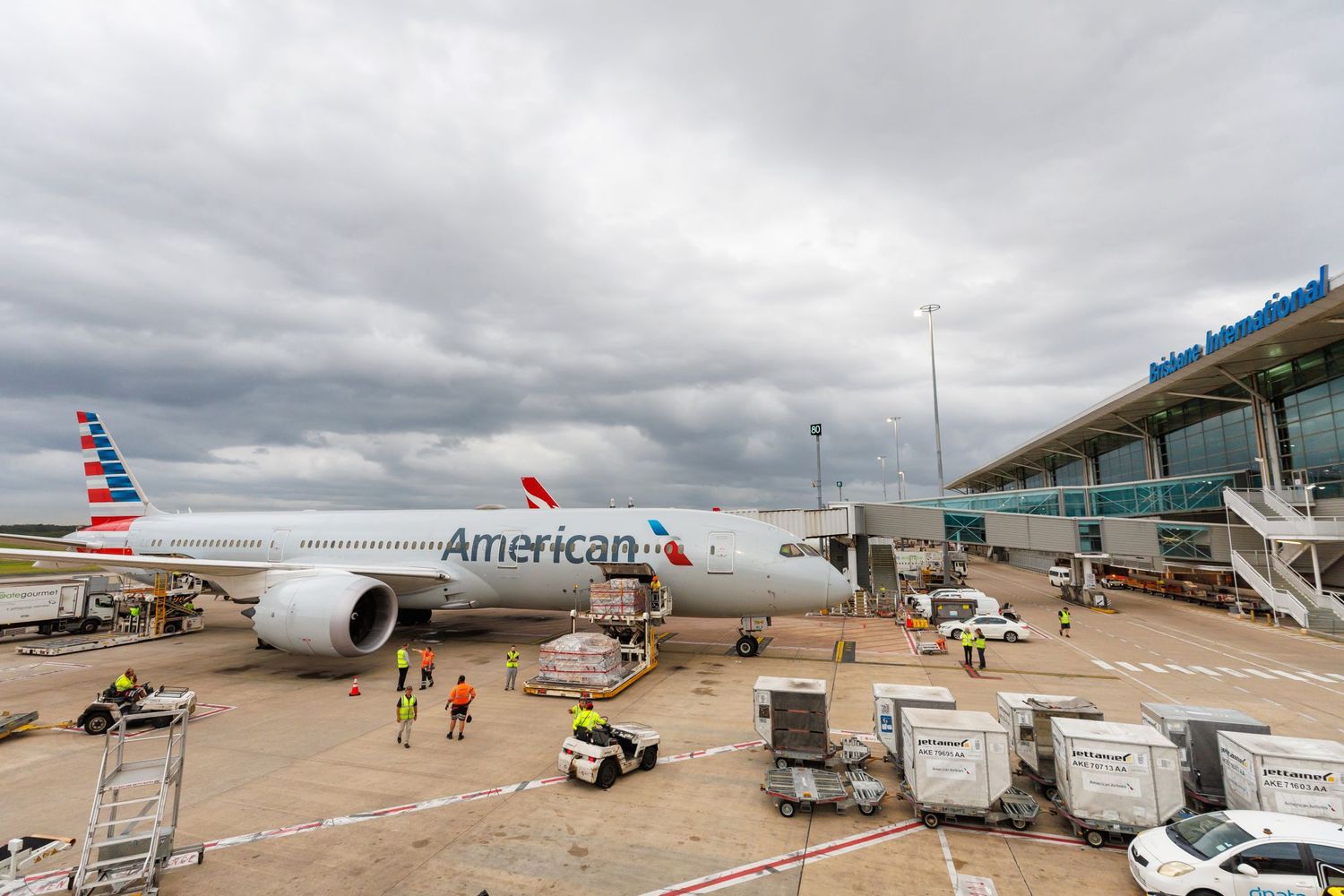 Technical Glitch Halts All American Airlines Flights in the U.S. During Holiday Rush